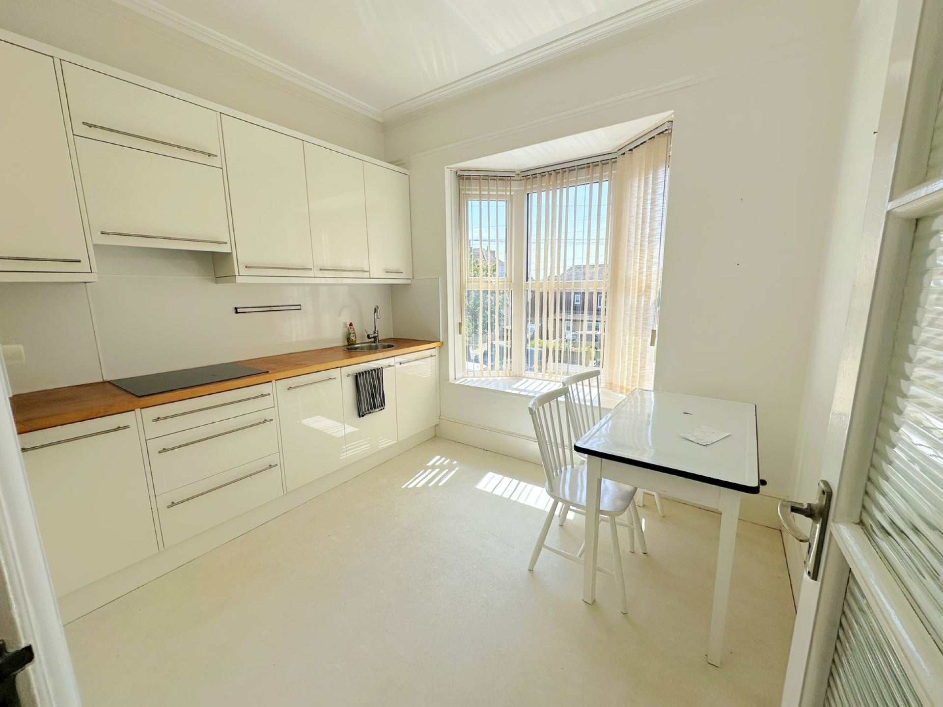 Flat Woodville Road in Rother
