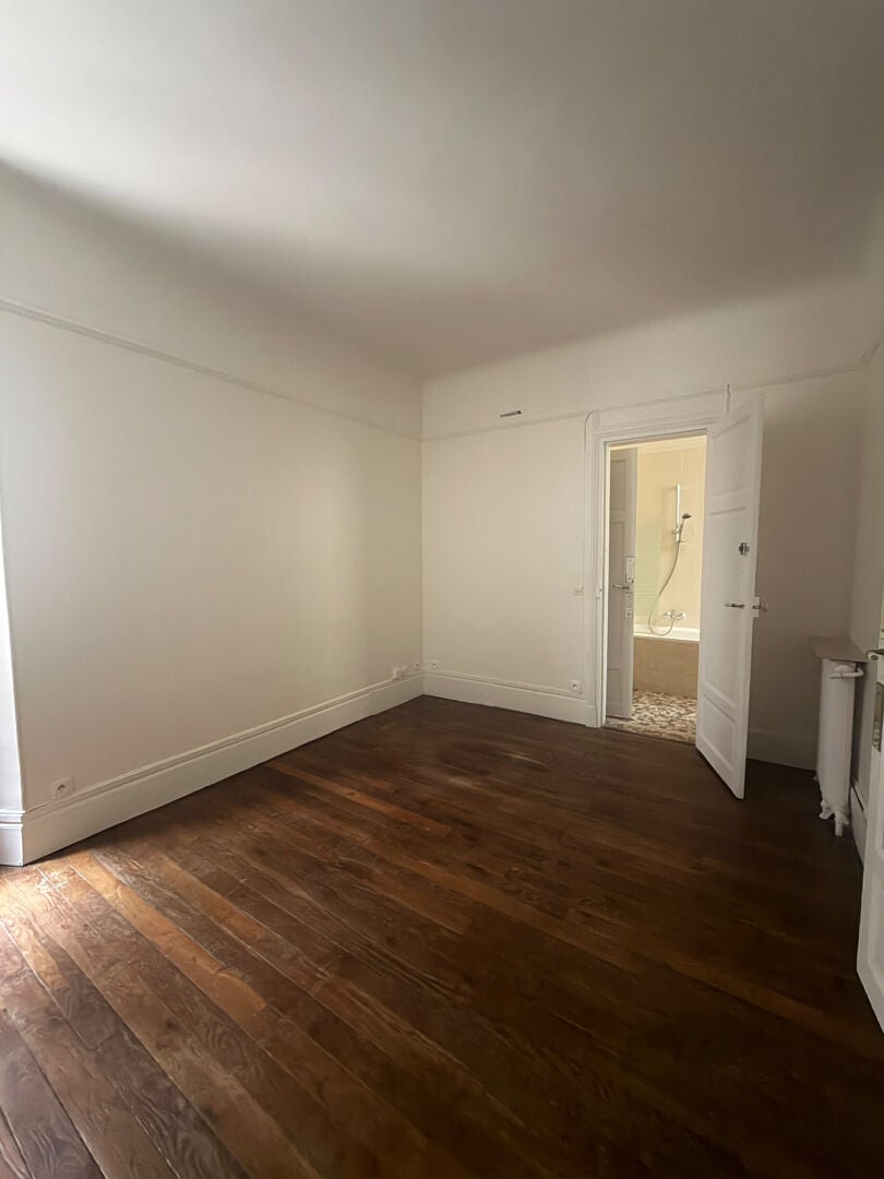 Flat Rue Lecourbe in Paris