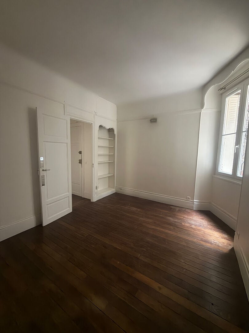 Flat Rue Lecourbe in Paris