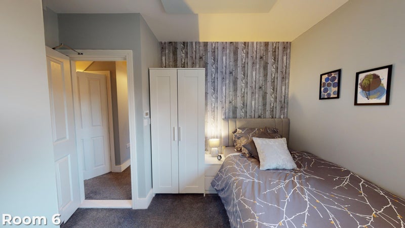 Room Pentland Avenue in Chelmsford