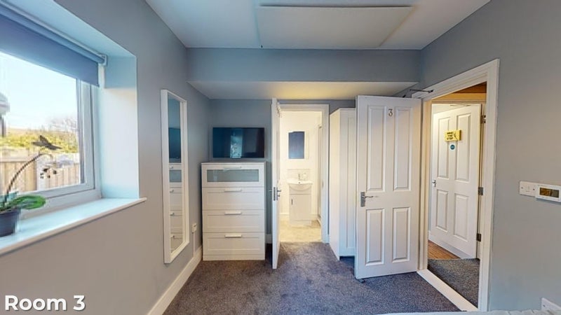 Room Pentland Avenue in Chelmsford