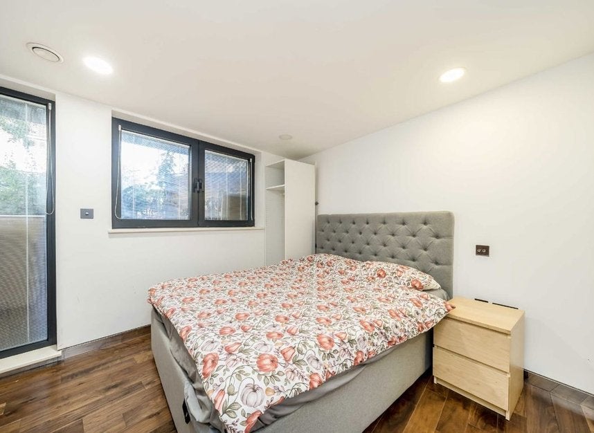 Flat Hatton Row in City of Westminster