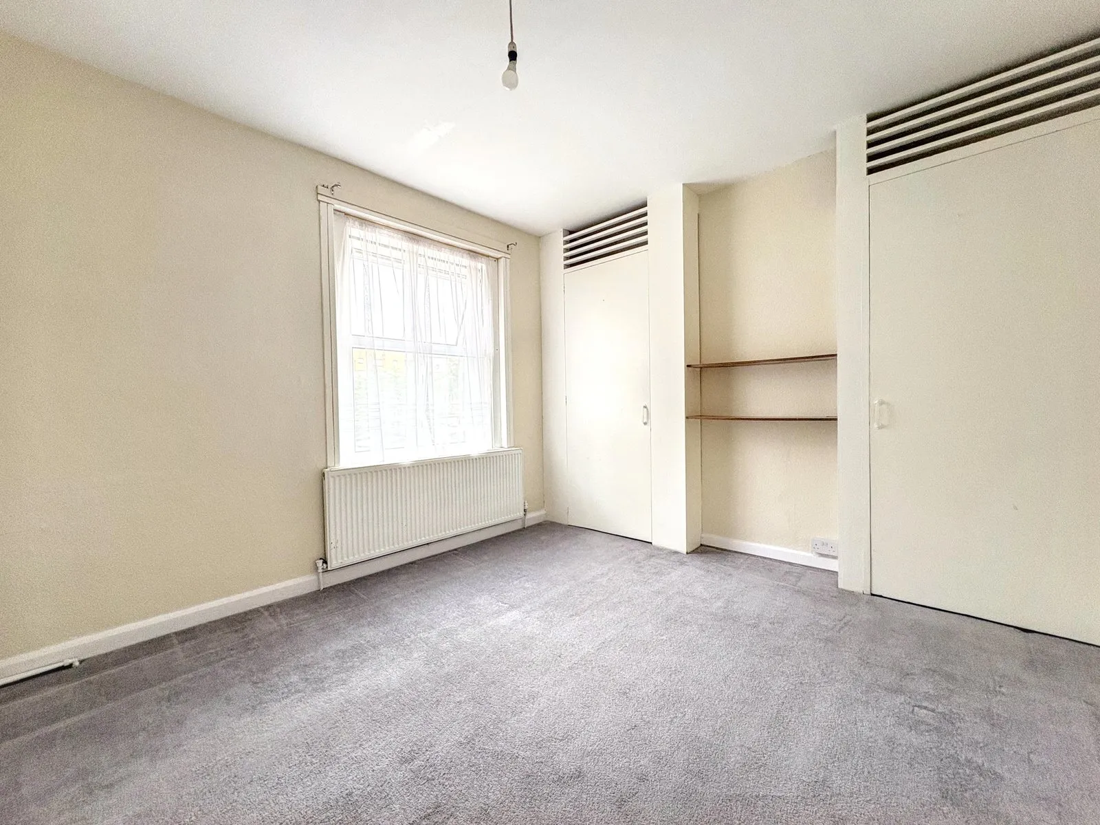 House Lyne Crescent in Greater London