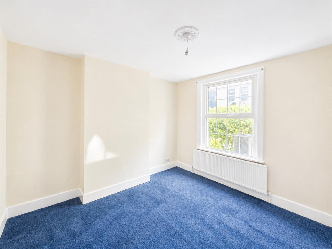 House Strafford Road in Greater London