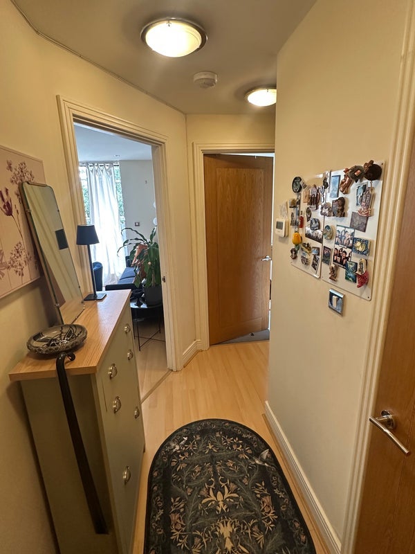 Room Wards Wharf Approach in Greater London
