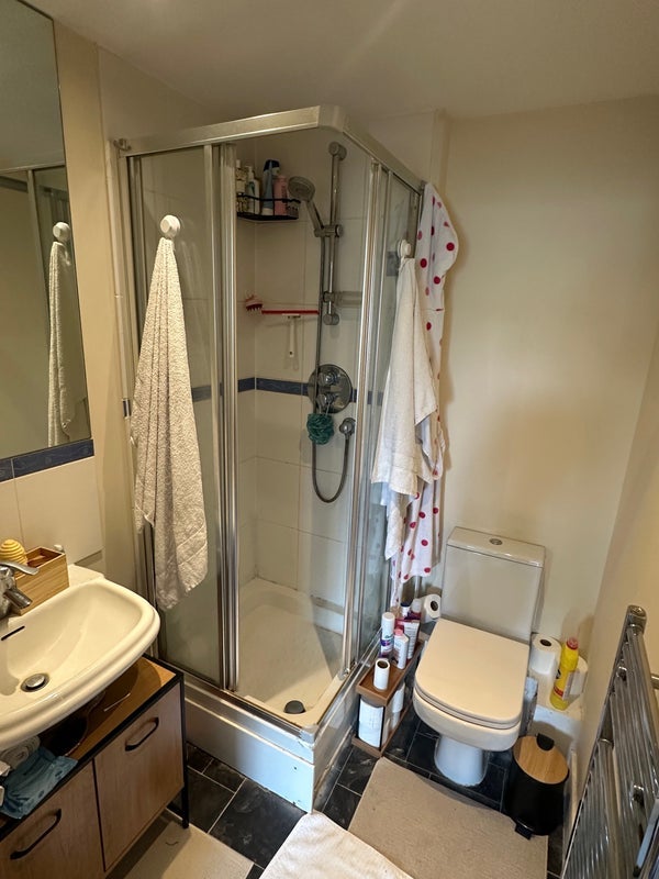 Room Wards Wharf Approach in Greater London