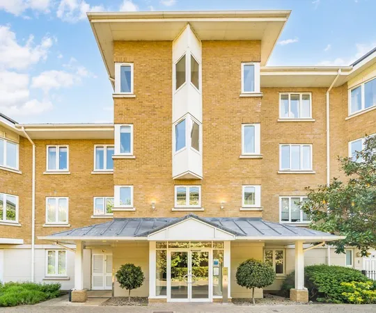 Flat Strand Drive in Greater London