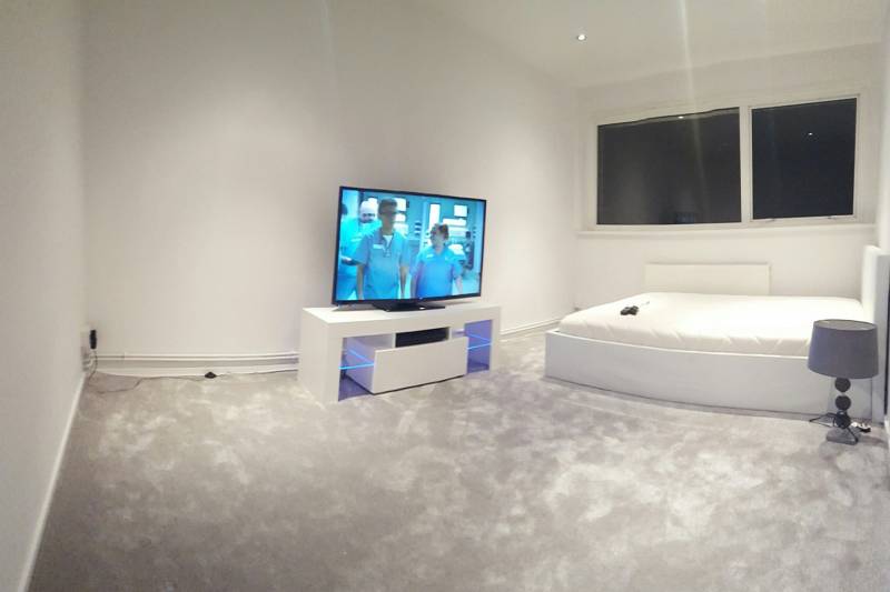 Room Ringwood Close in Crawley