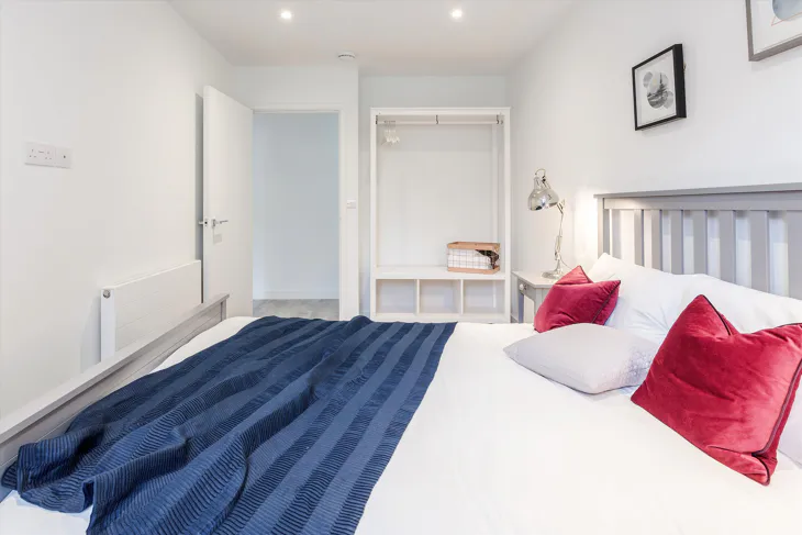 Flat Grange Road in Greater London