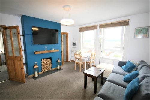 Flat Hillview Cottages in City of Edinburgh