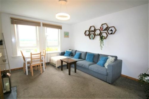 Flat Hillview Cottages in City of Edinburgh