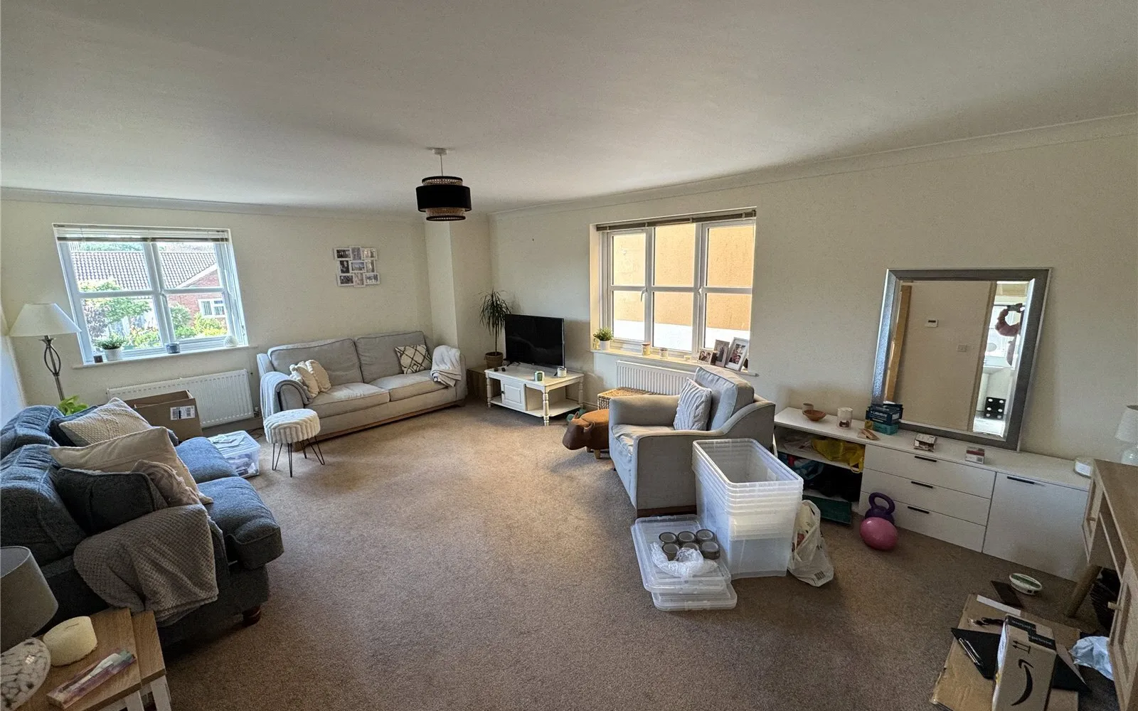 Flat Long Street in Williton