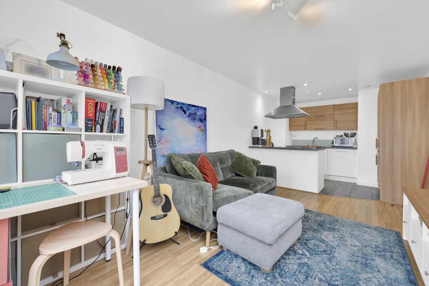 Flat Hillyfield in Greater London