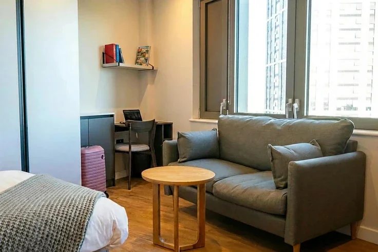 Flat Victoria Road in Greater London