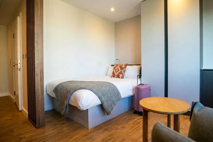 Flat Victoria Road in Greater London