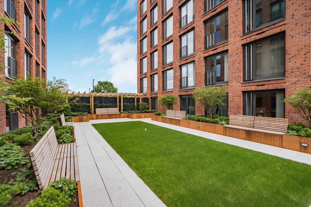Flat Lawley Middleway in Birmingham