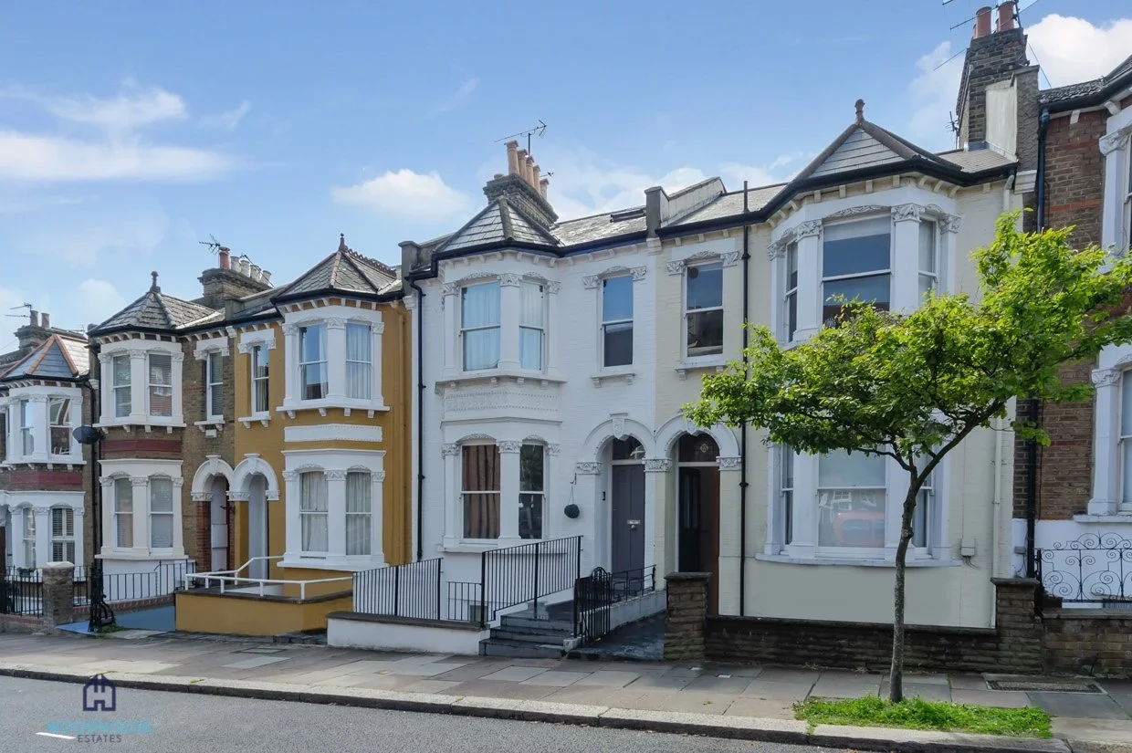 Flat Aldred Road in London