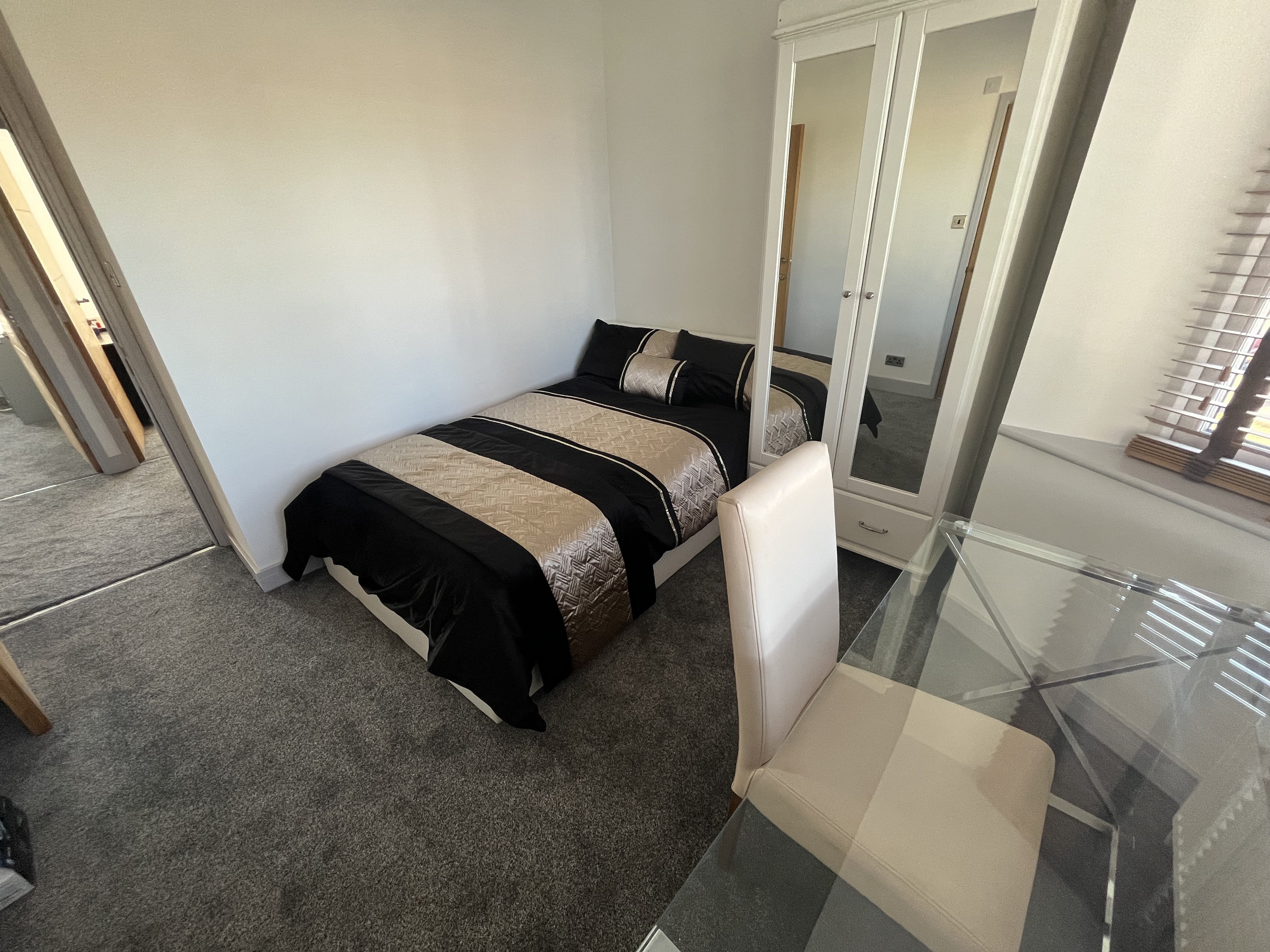 Room Kingsley Road in Northampton