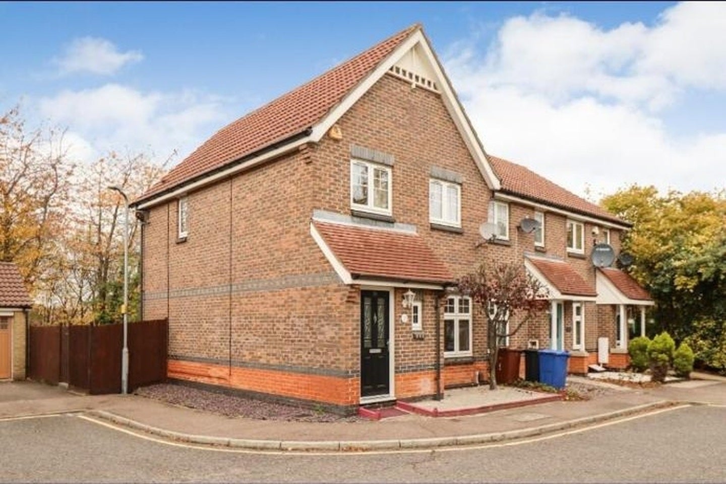 House Frances Avenue in South Ockendon