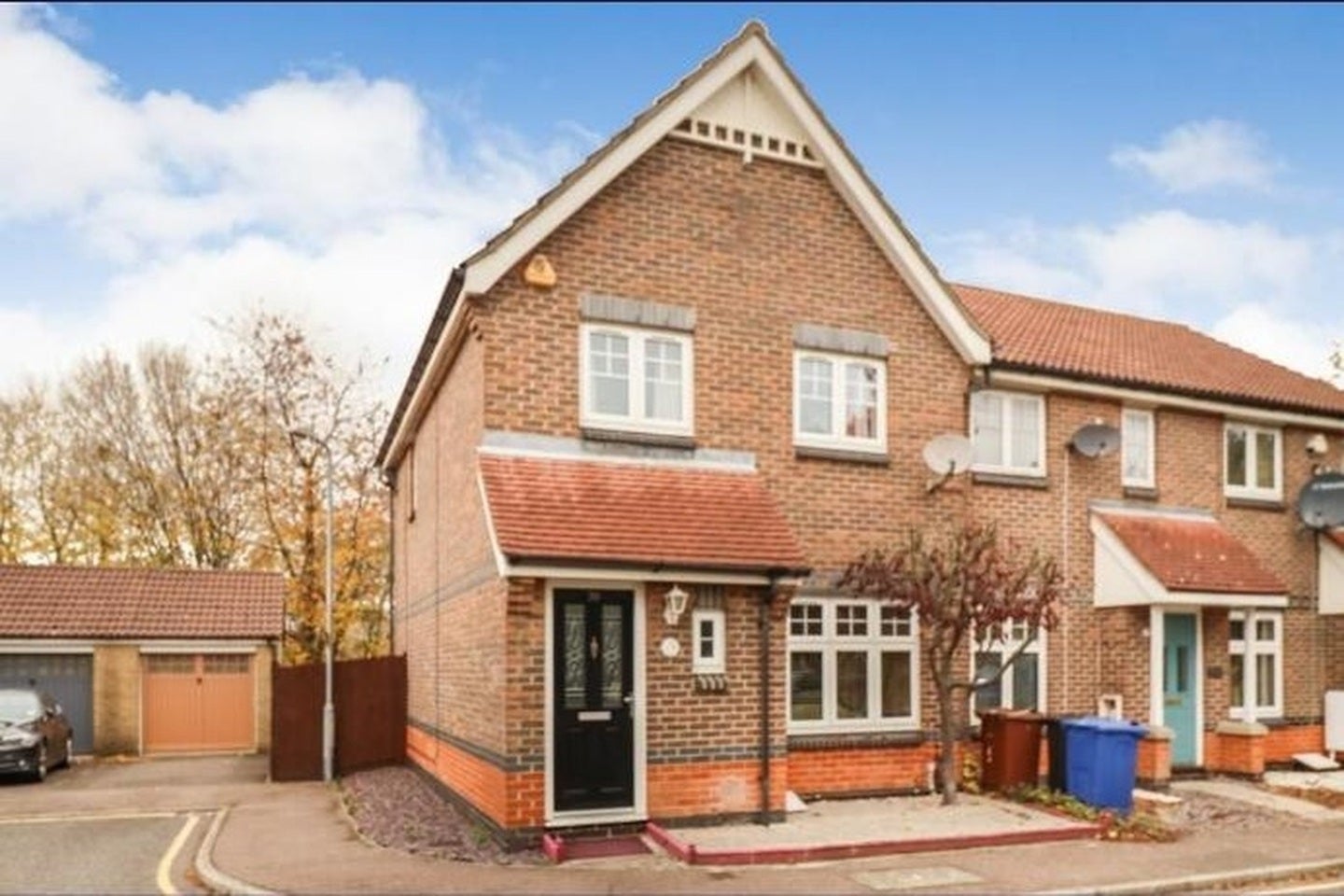 House Frances Avenue in South Ockendon