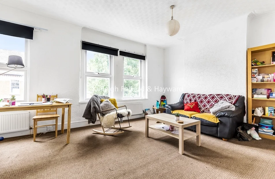 Flat Gilbey Road in Greater London