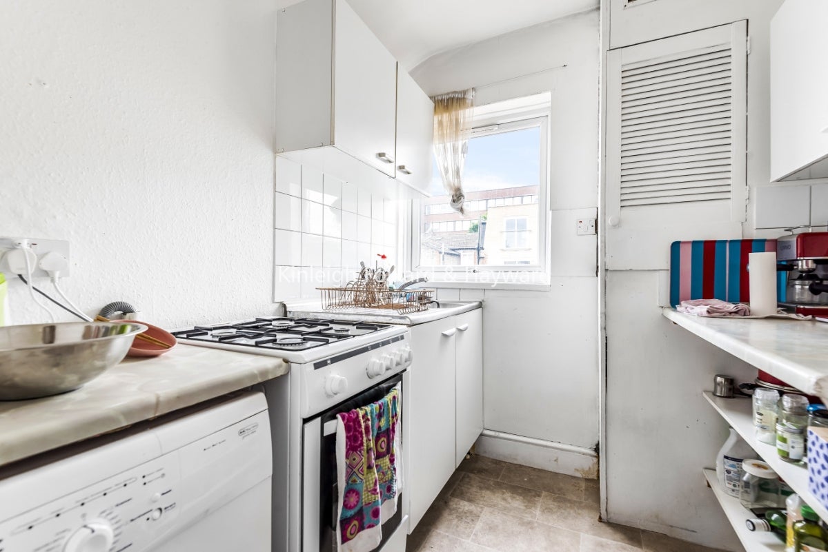 Flat Gilbey Road in Greater London