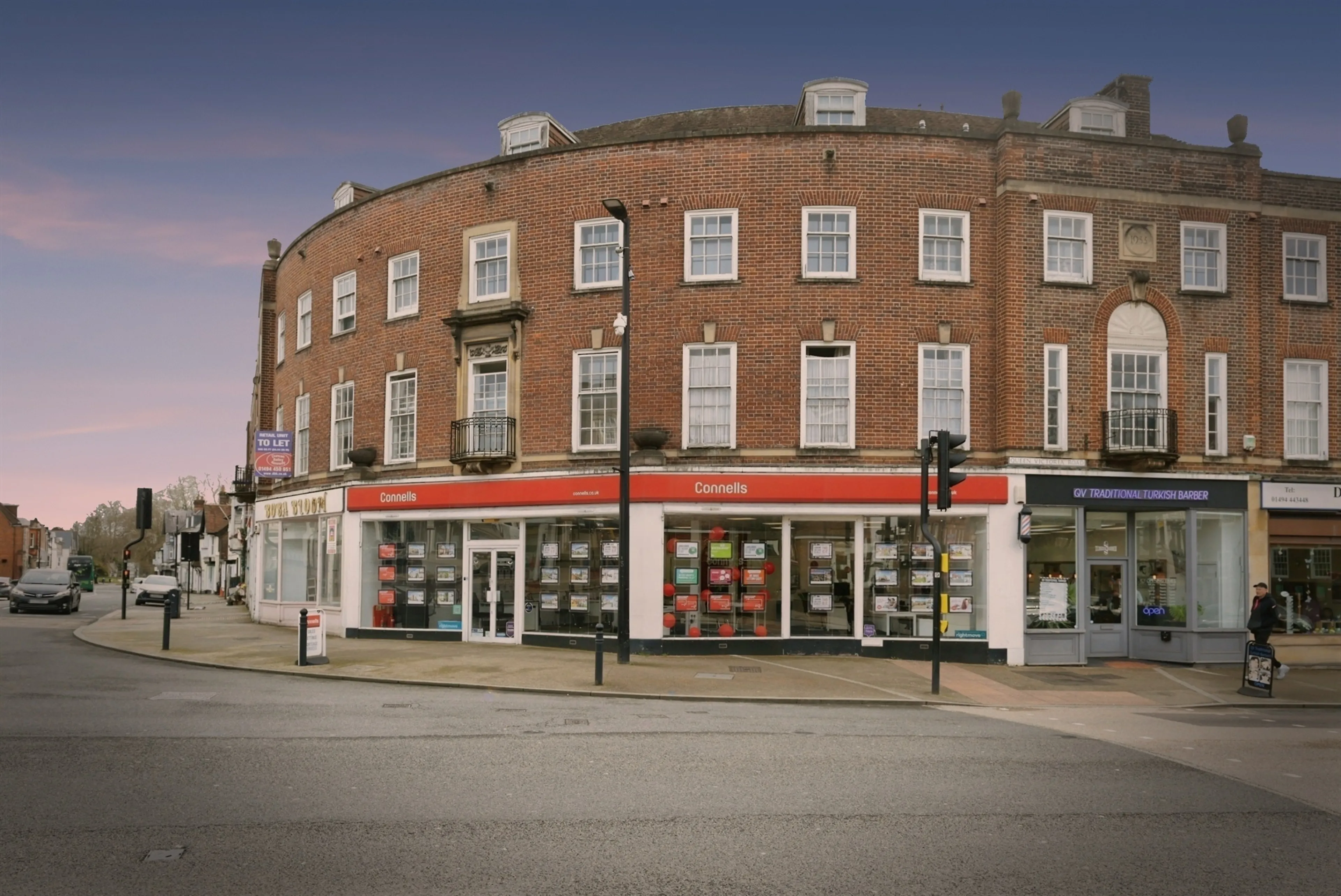 Flat Easton Street in High Wycombe