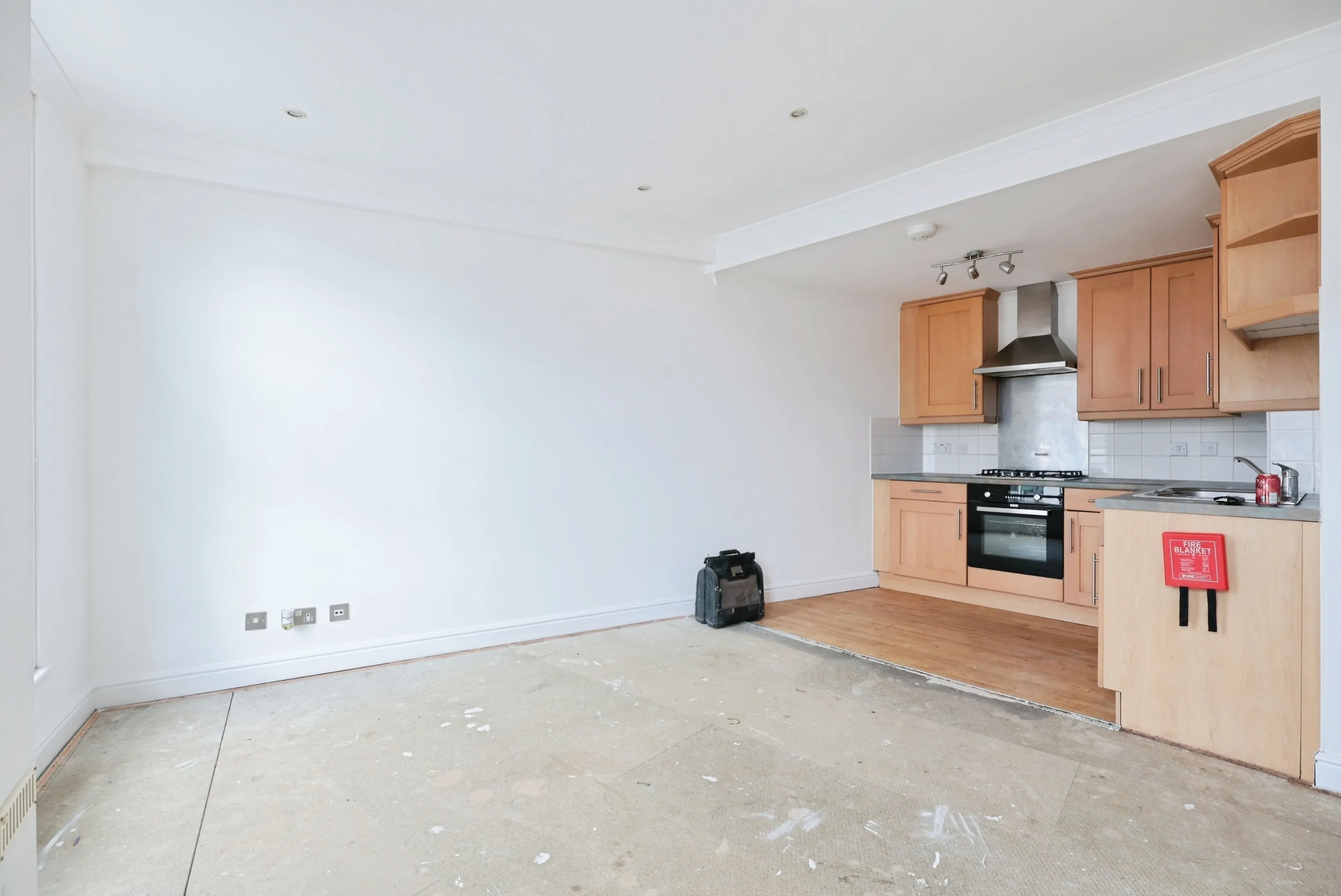 Flat Easton Street in High Wycombe
