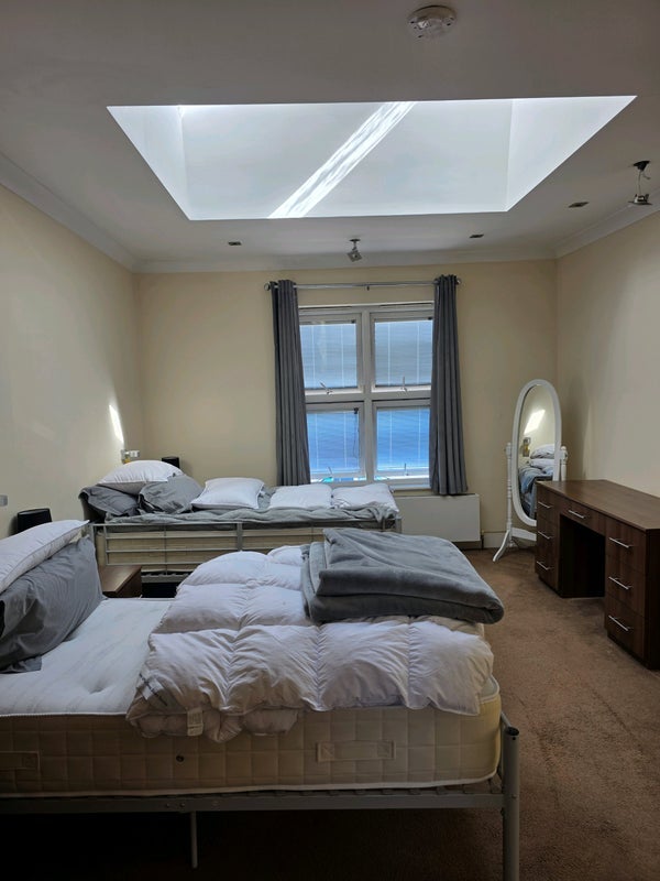 Room Station Road in Greater London
