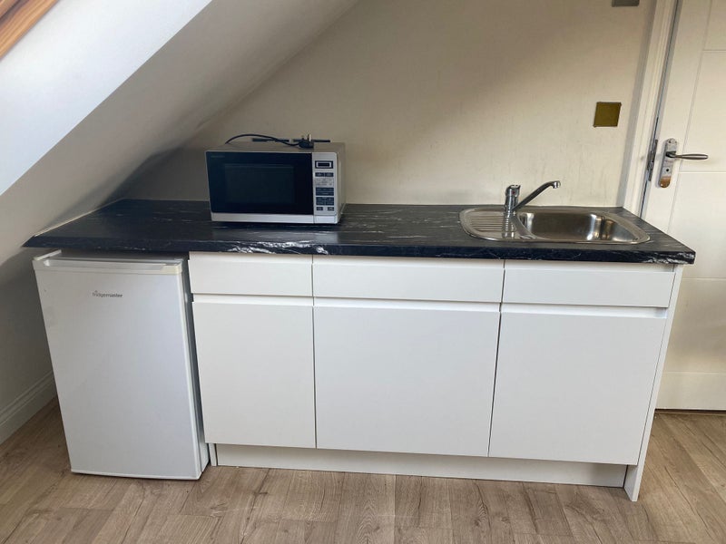 Room Berry Way in Greater London