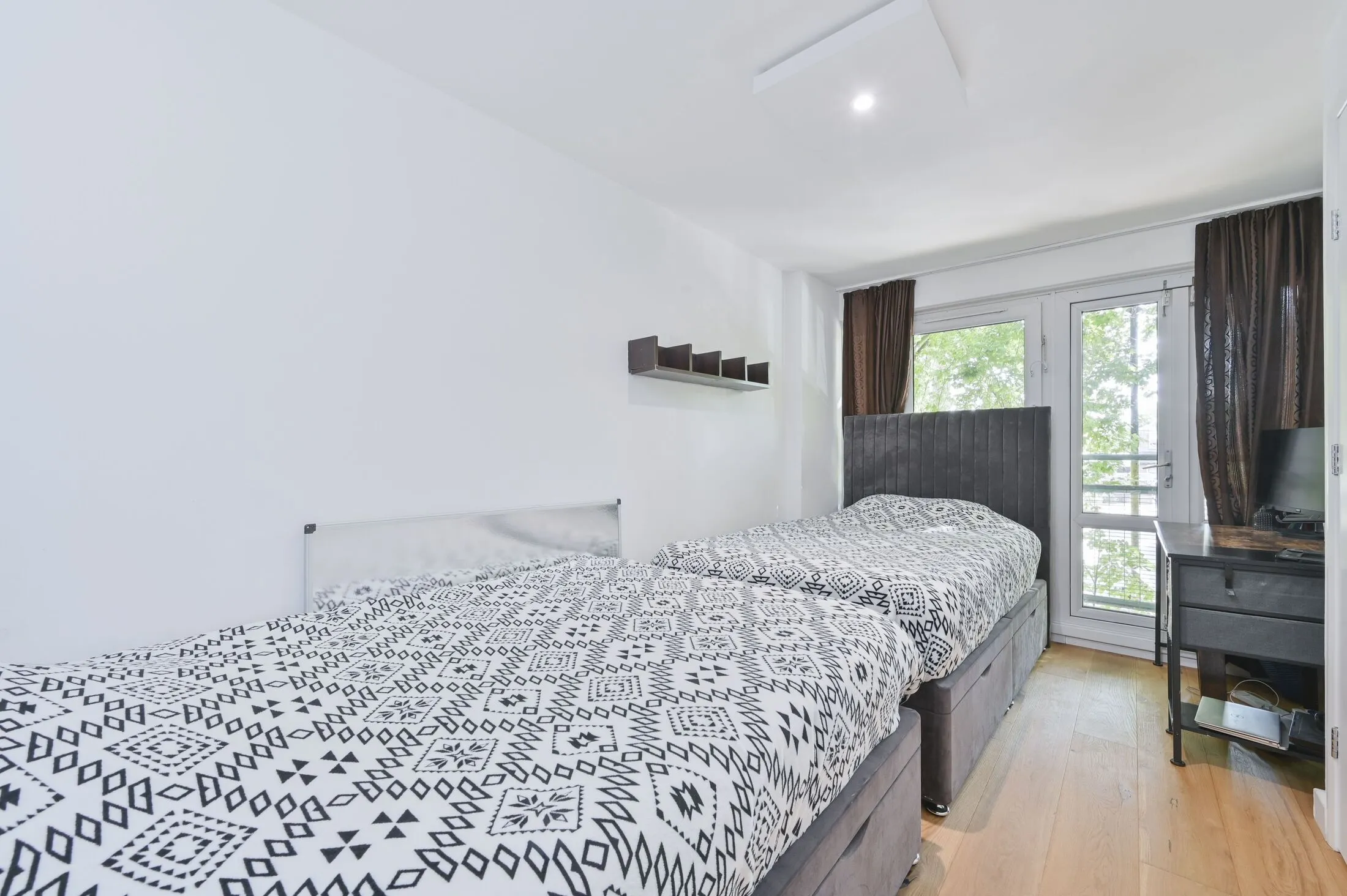 Flat Weedington Road in Greater London