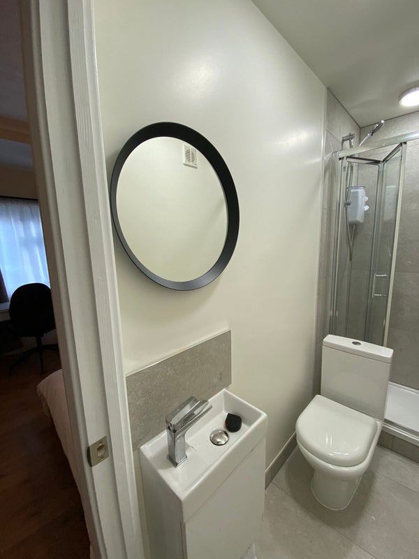 Room St Andrews Road in Greater London