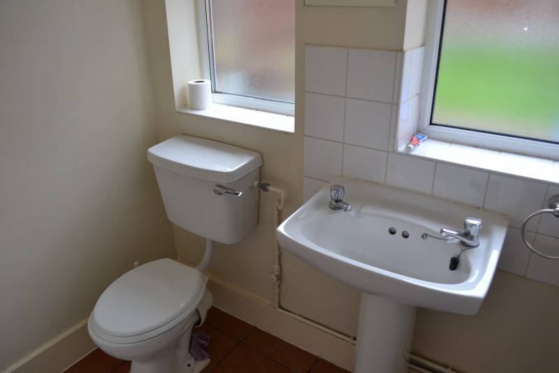 Room St Andrews Road in Greater London