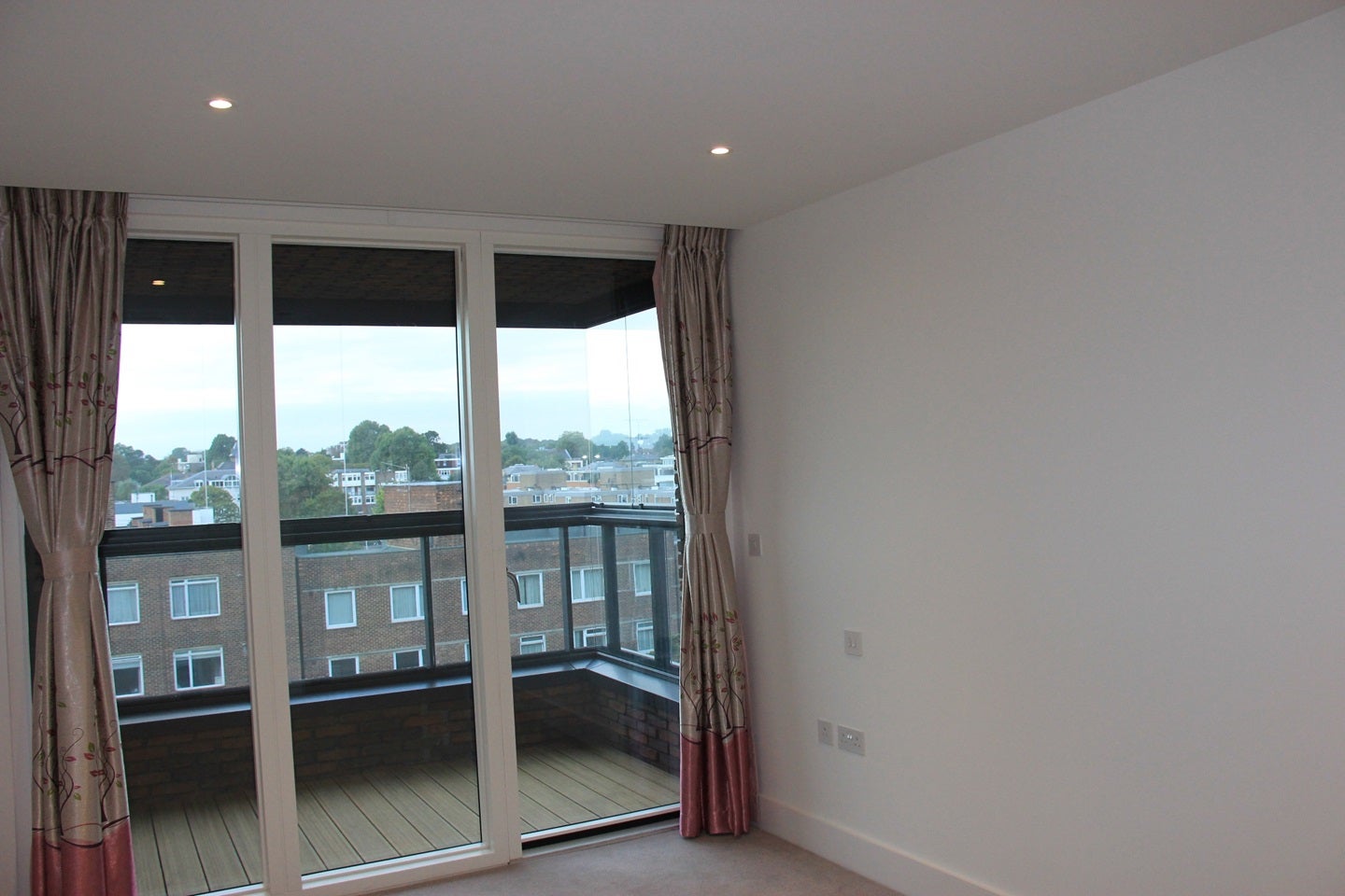 Flat Upper Richmond Road in Greater London