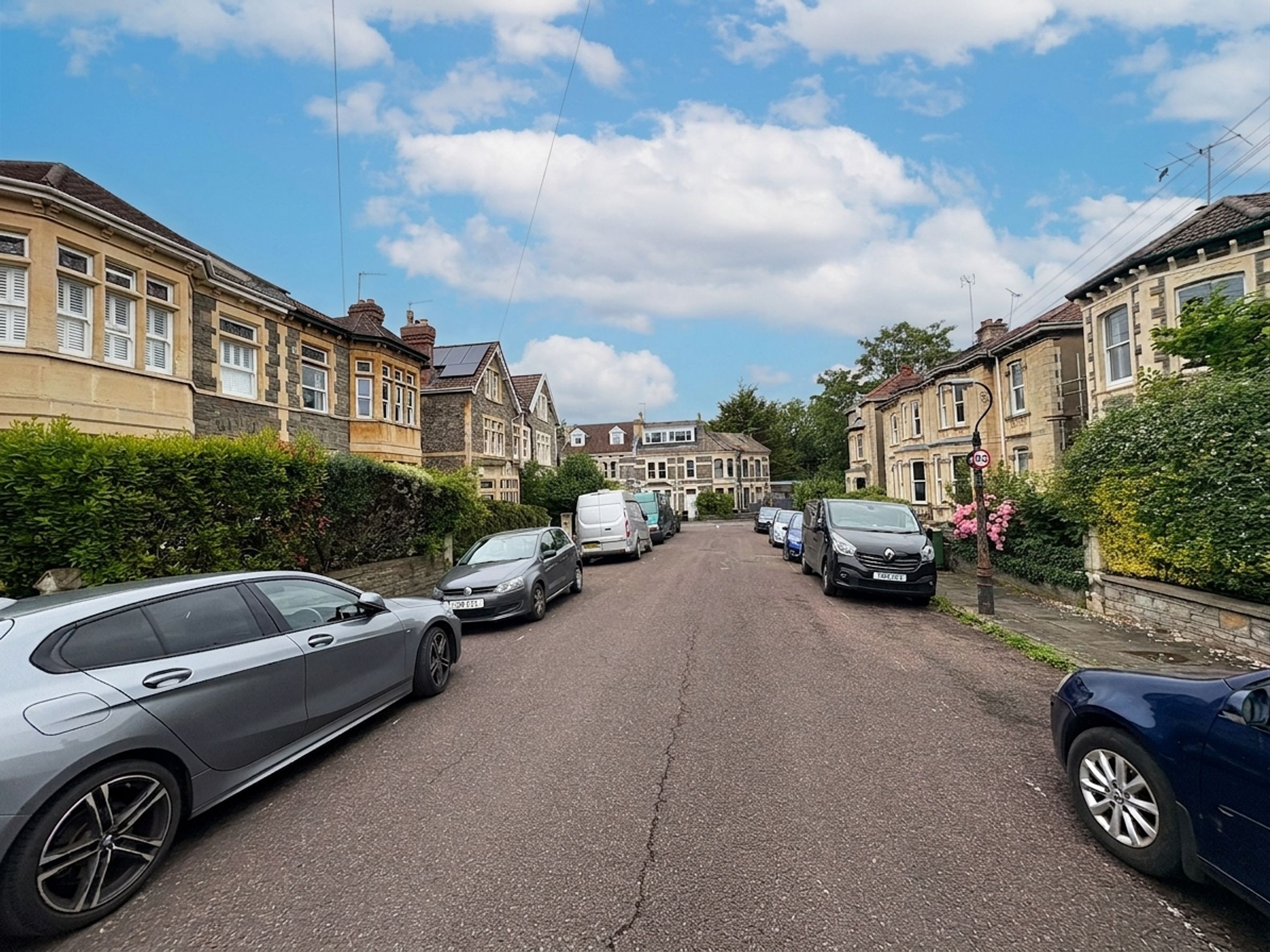 House Montrose Avenue in Bristol