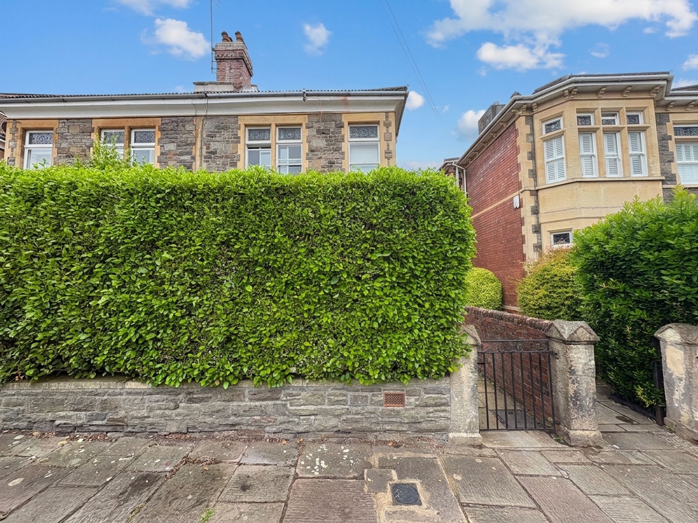 House Montrose Avenue in Bristol