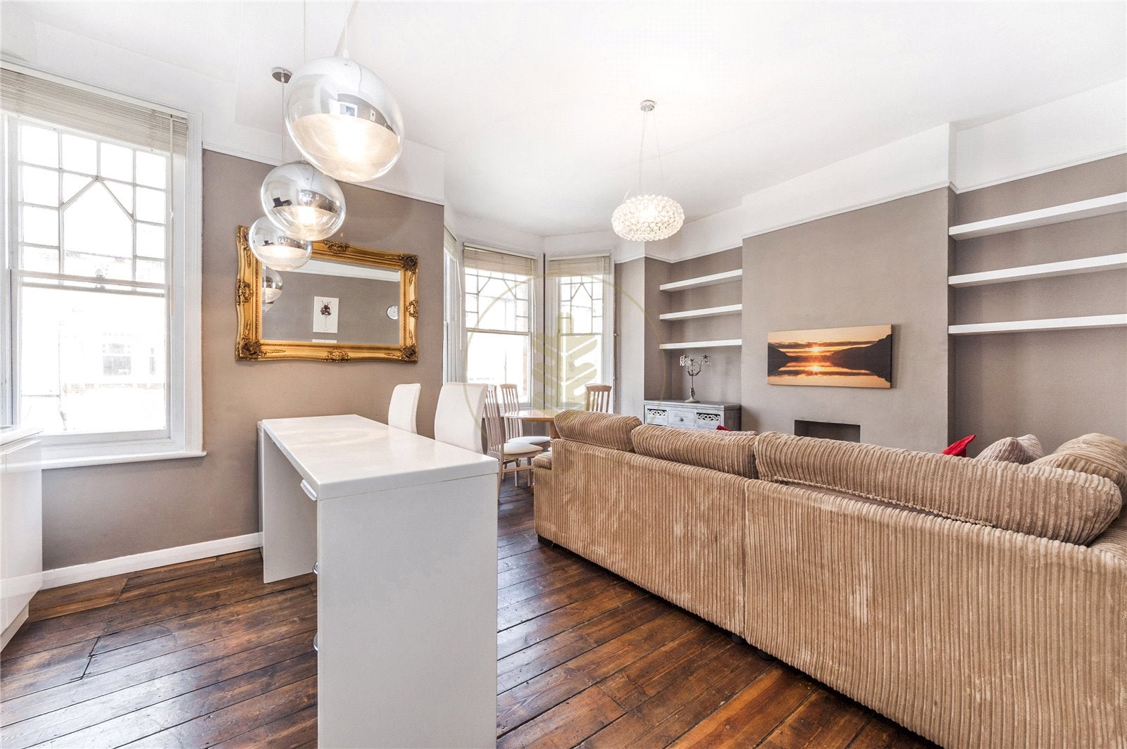 Flat Gondar Gardens in Greater London