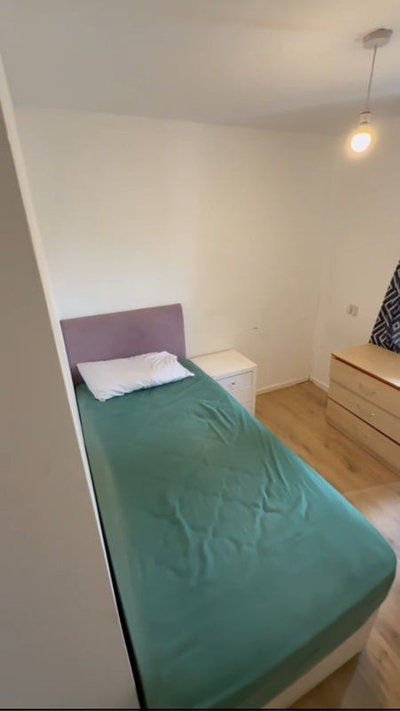 Room Westburn Grove in City of Edinburgh