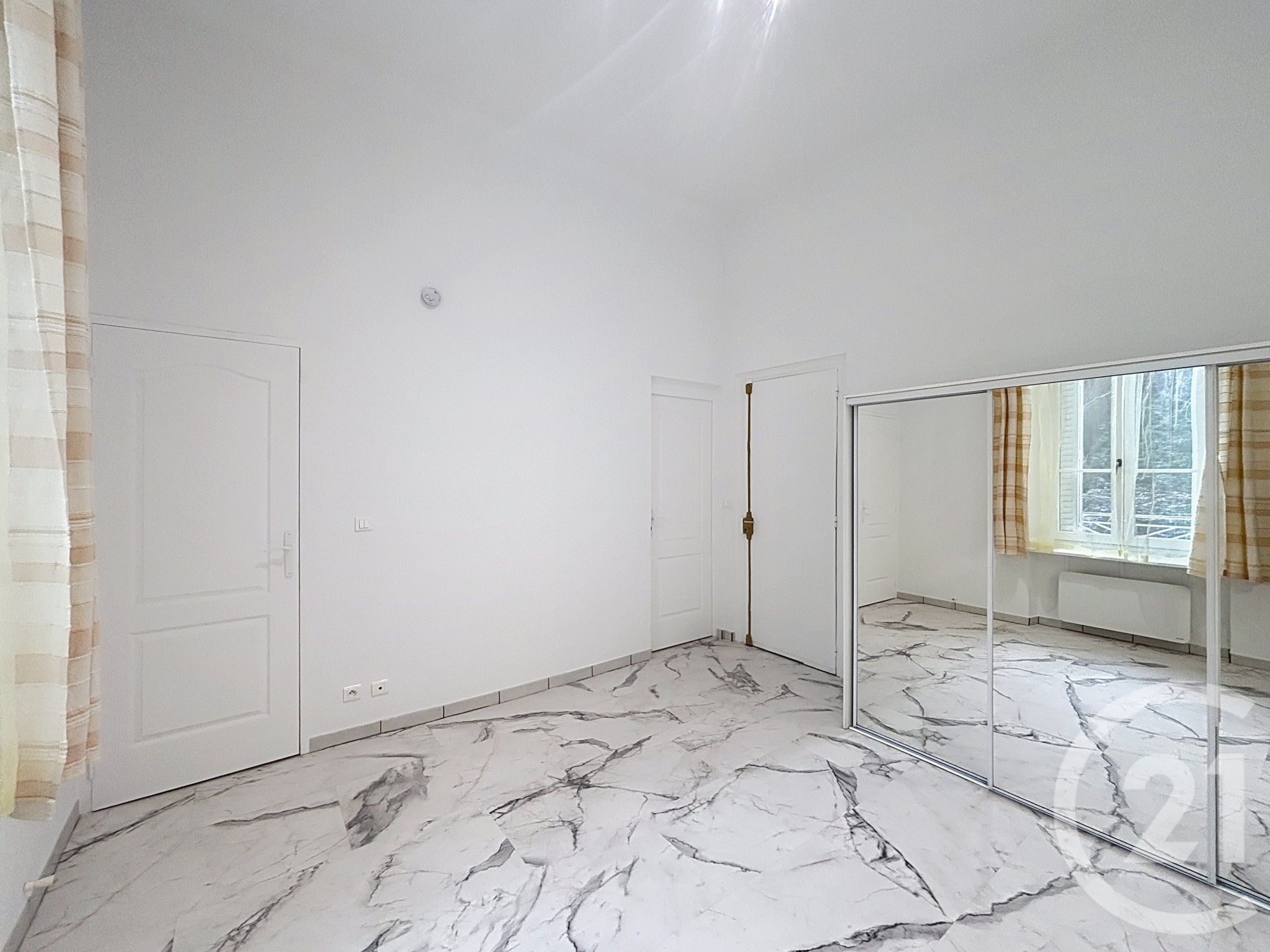 Appartement Place Brosson à Châtel-Guyon