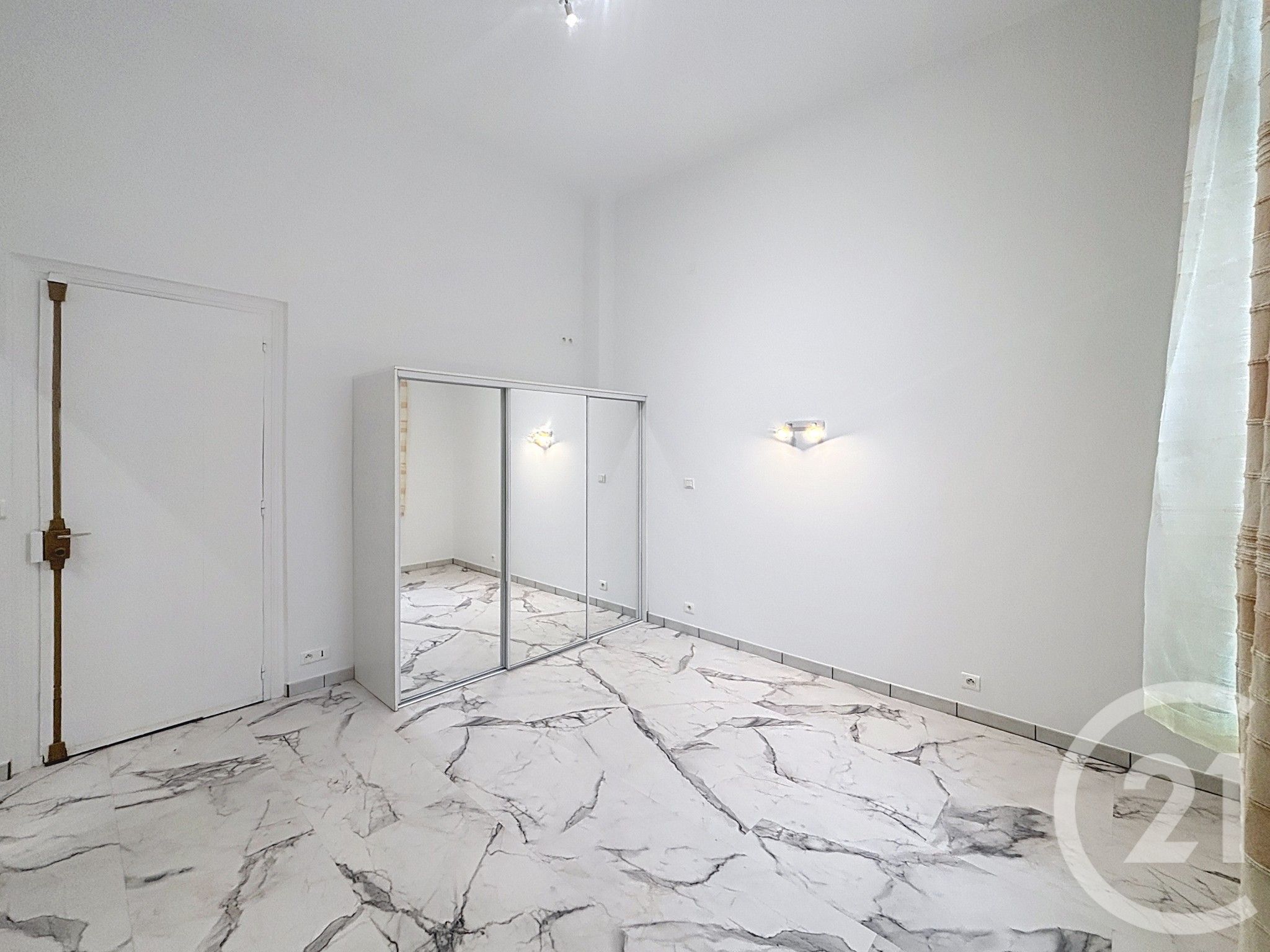 Appartement Place Brosson à Châtel-Guyon