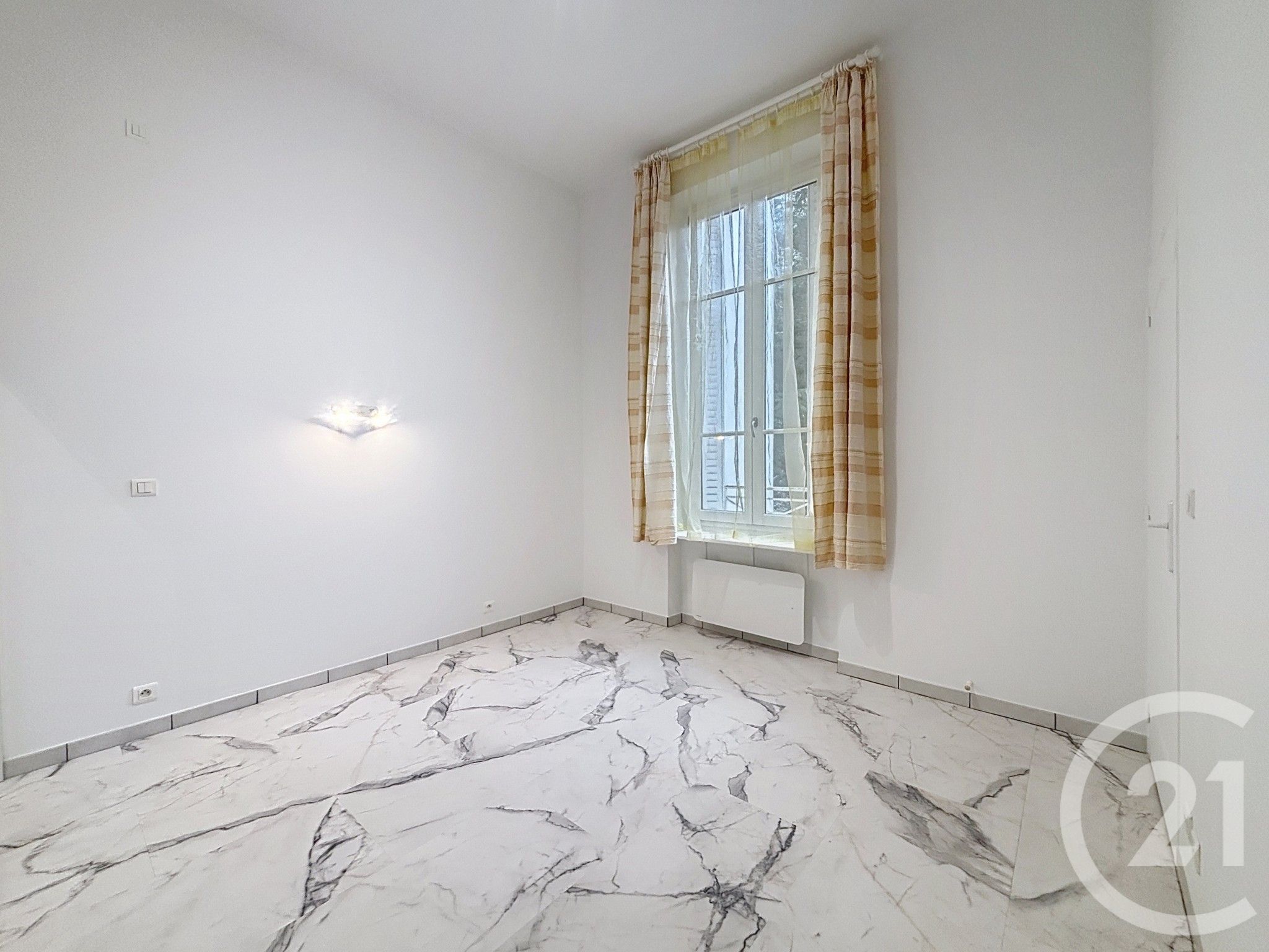 Appartement Place Brosson à Châtel-Guyon