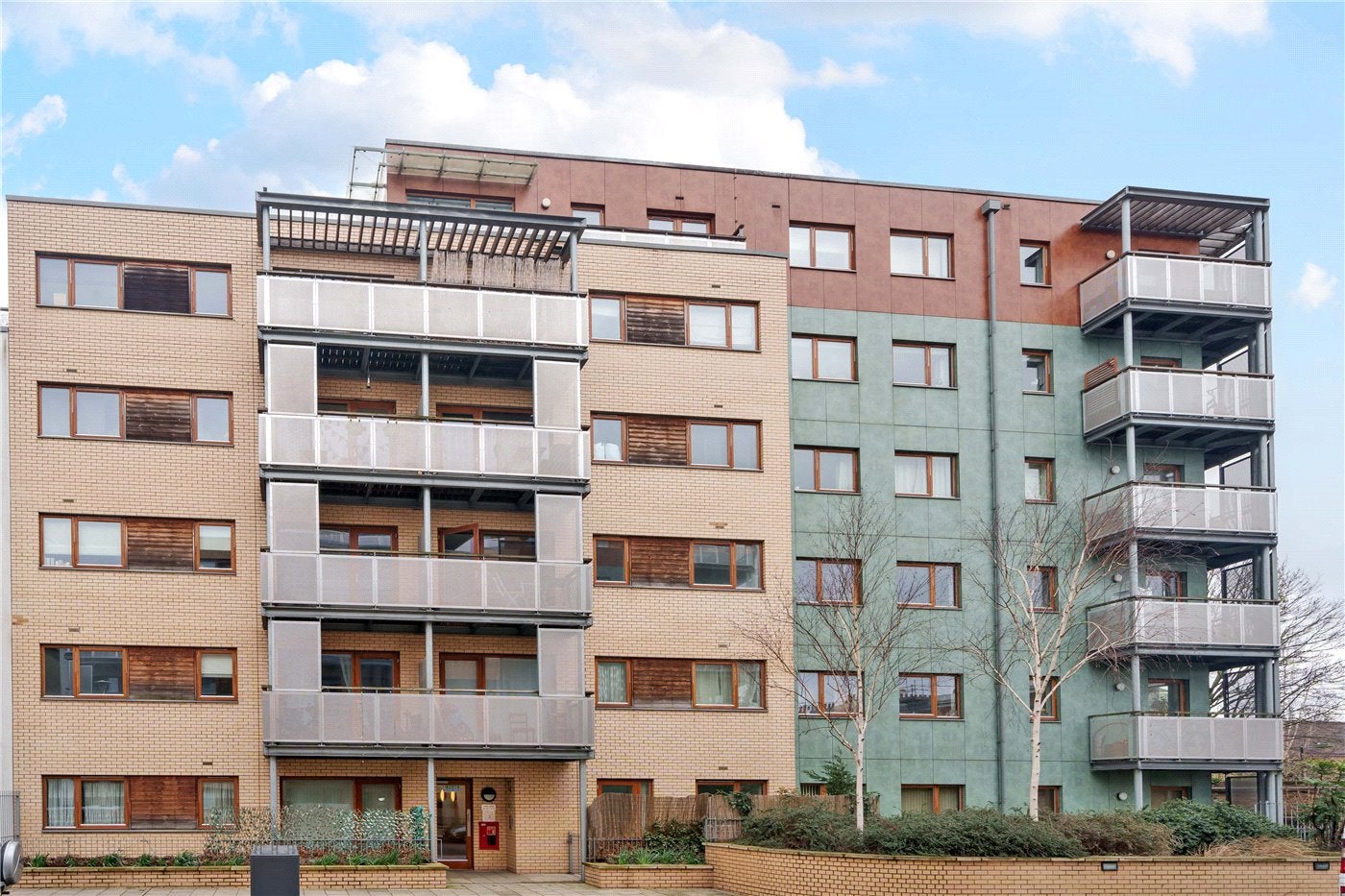Flat Trevithick Way in Greater London