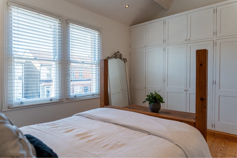 Room Bourne Road in Greater London
