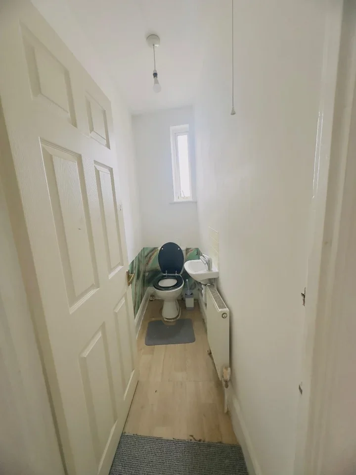 Room Oldfield Lane South in Greater London
