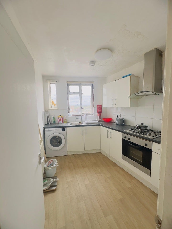 Room Oldfield Lane South in Greater London