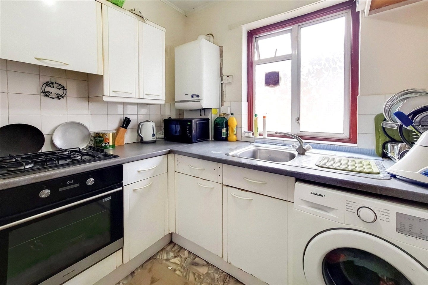 Flat Eagle Road in Greater London
