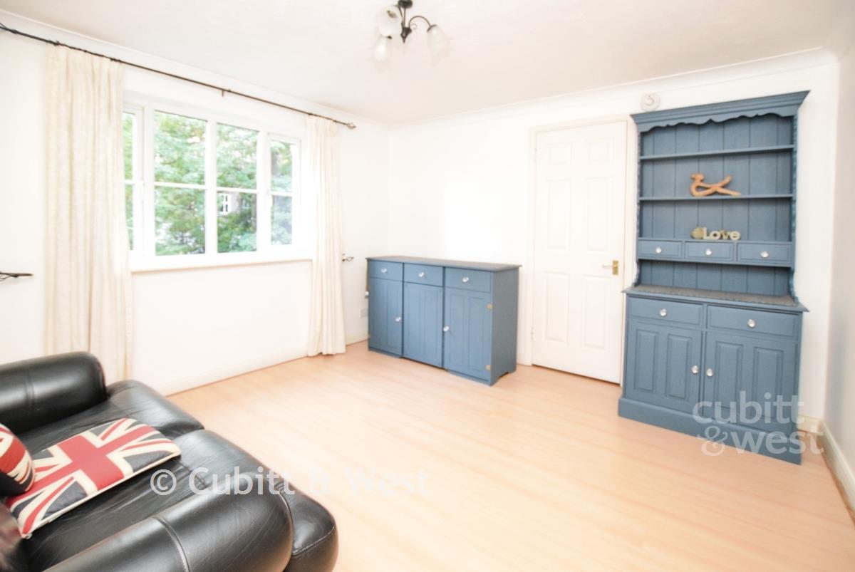 Flat Campbell Road in Greater London
