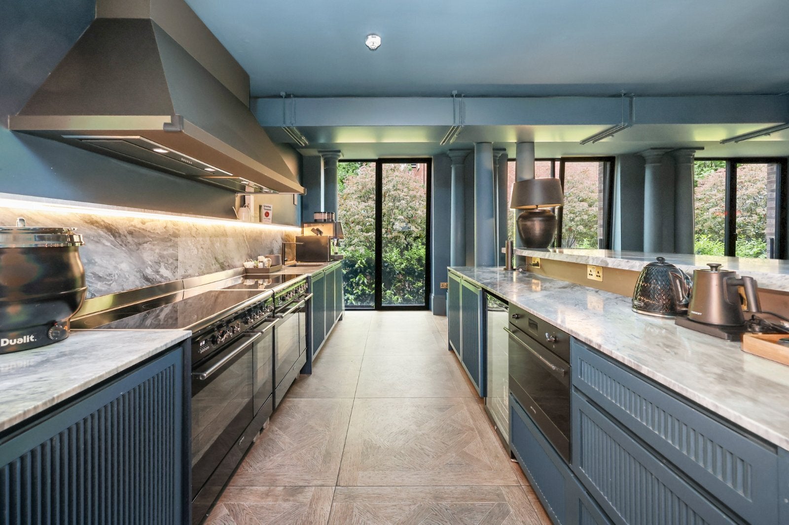 Flat Willesden Lane in Greater London