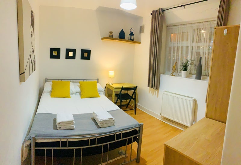 Room Homerton Road in Greater London