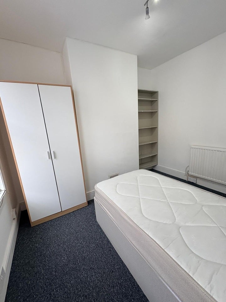Room Victoria Road in Chatham